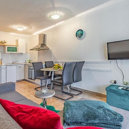 Olga'S Place-New Apartment 200 Mt From The Sea Pula Luaran gambar
