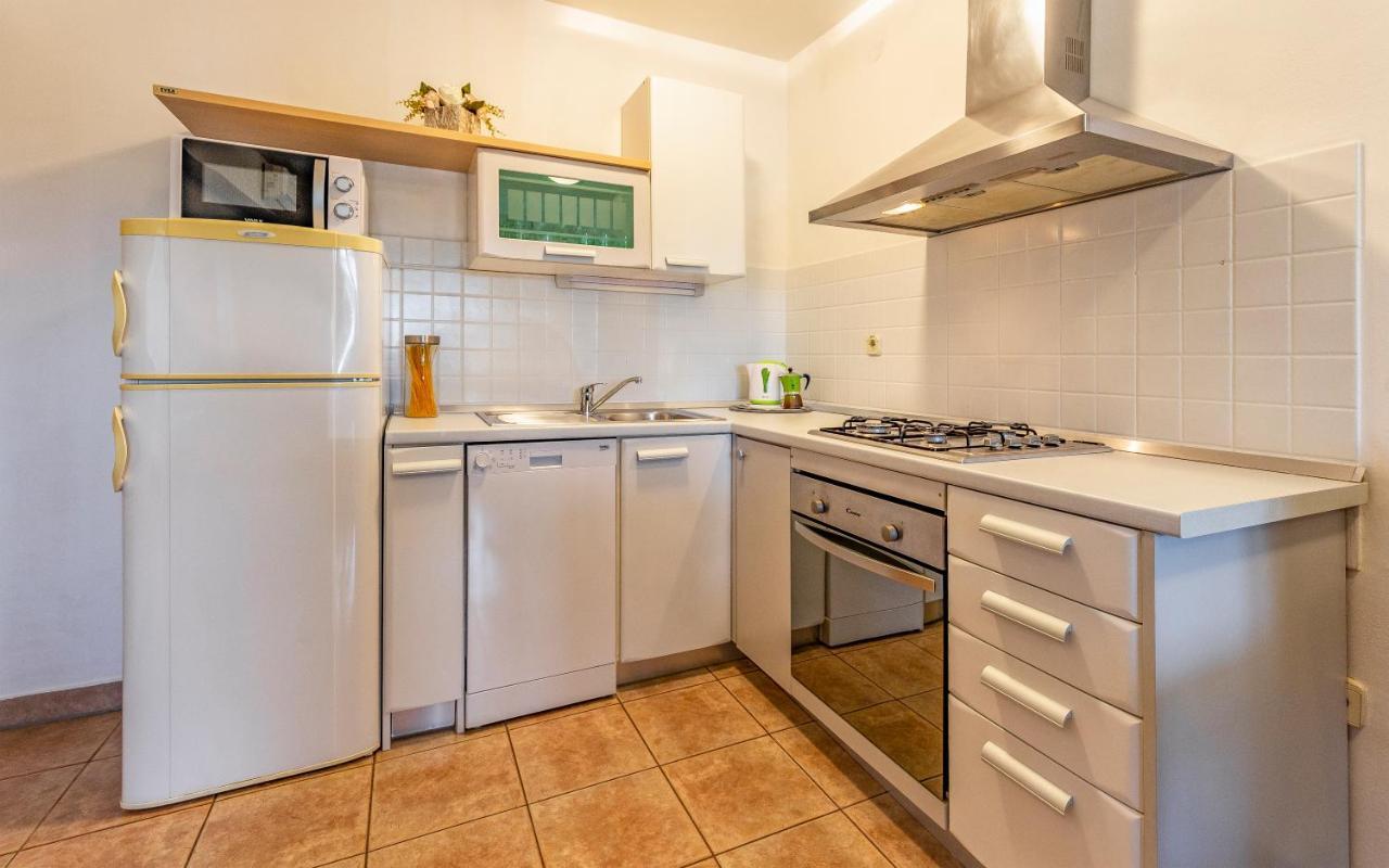 Olga'S Place-New Apartment 200 Mt From The Sea Pula Luaran gambar